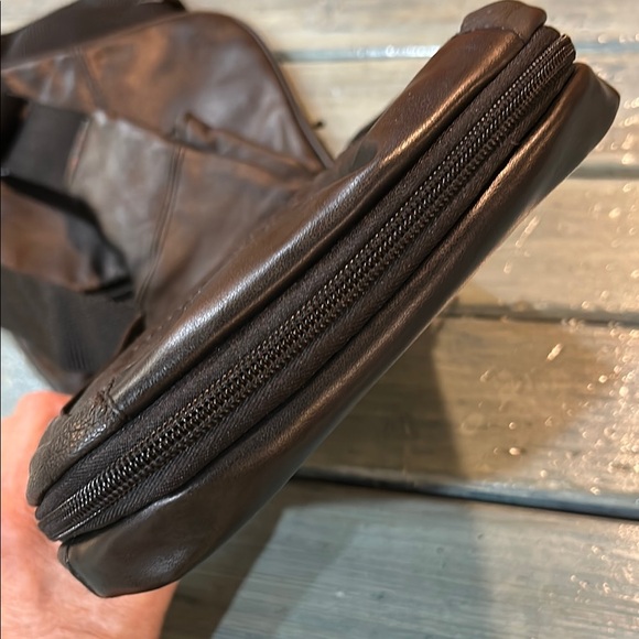 Buxton Crossbody Shoulder Slingback Travel Bag Genuine Leather Women’s Men’s - Picture 10 of 14